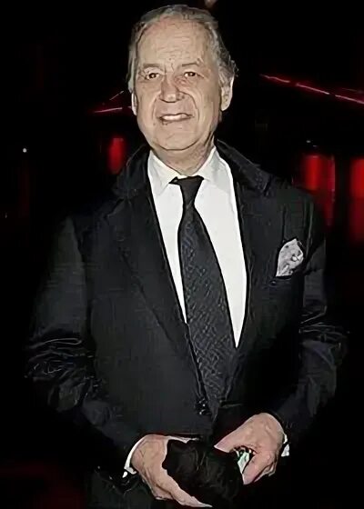 John standing. Джон стэндинг. Джон арон игра престолов. Джон стэндинг. John standing.