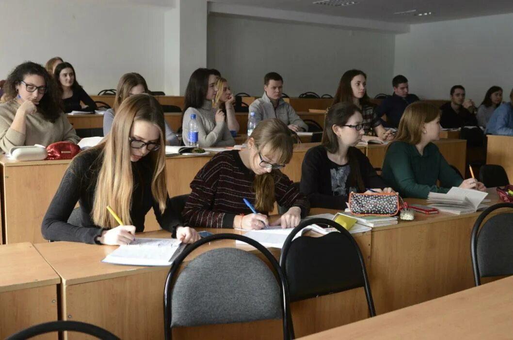 С какого числа начинается учеба в университете