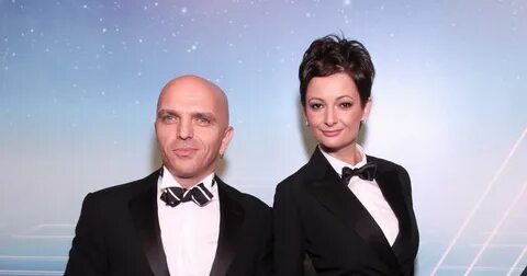 Үйсіз әйел есегін көрсетеді