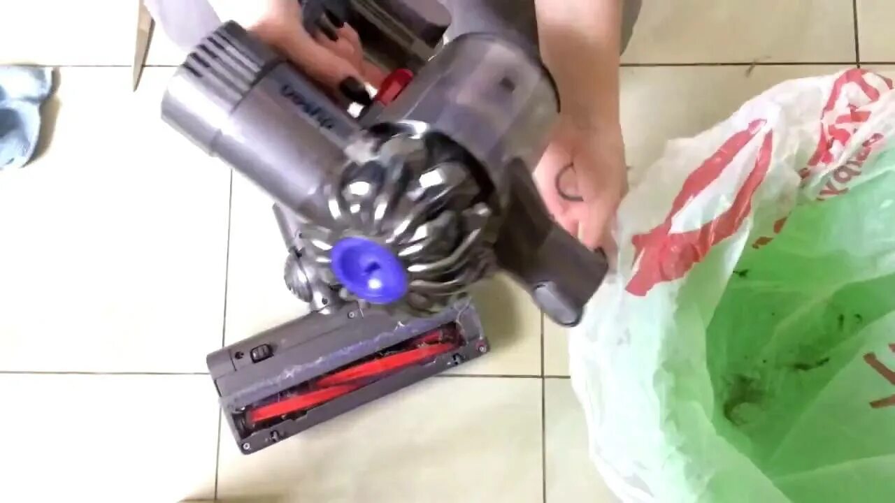 Как разобрать и почистить пылесос. Dyson dc62 animal pro. разобрать пылесос дайсон v10. чистка пылесоса дайсон v11. разобрать дайсон v6.