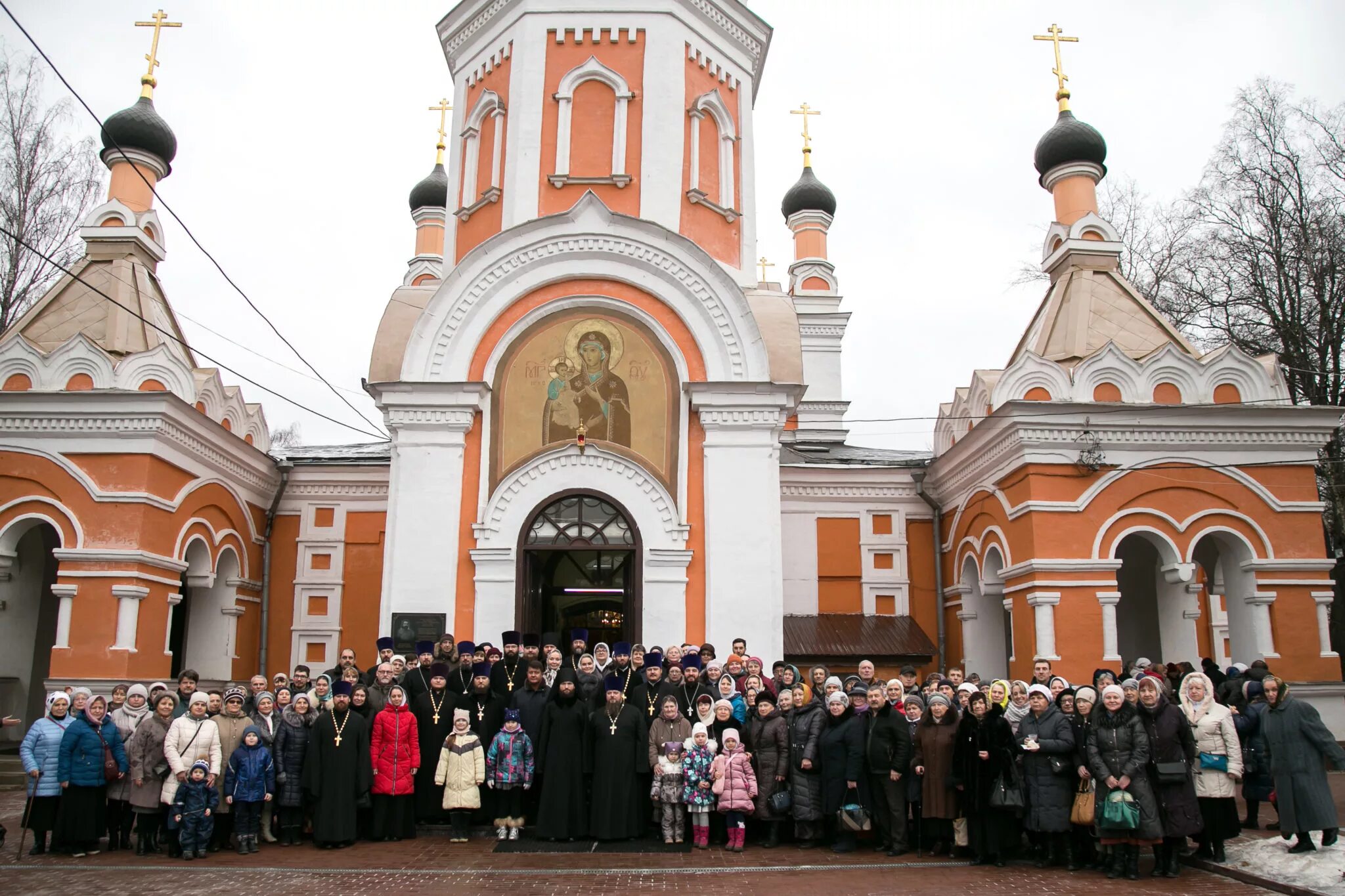 Никольское солнечногорский. Никольский храм г Солнечногорск. Храм Николая Чудотворца в Солнечногорске. Никольская Церковь Солнечногорск. Никольский храм Солнечногорск настоятель.