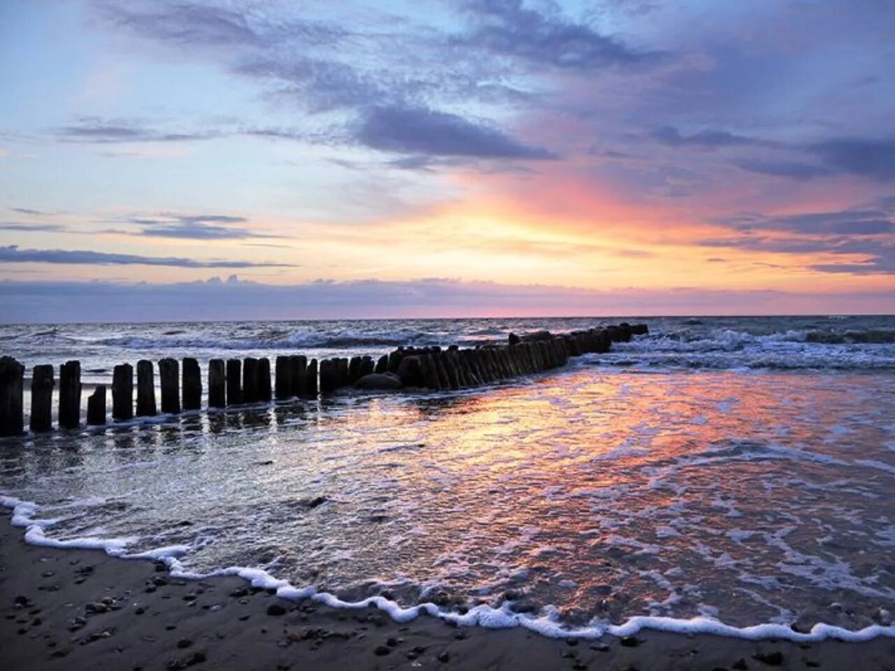 Балтийский берег калининград. Побережье калининградской. Калининград море. Балтийское море зеленоградск светлогорск. Балтийское море куршская коса.