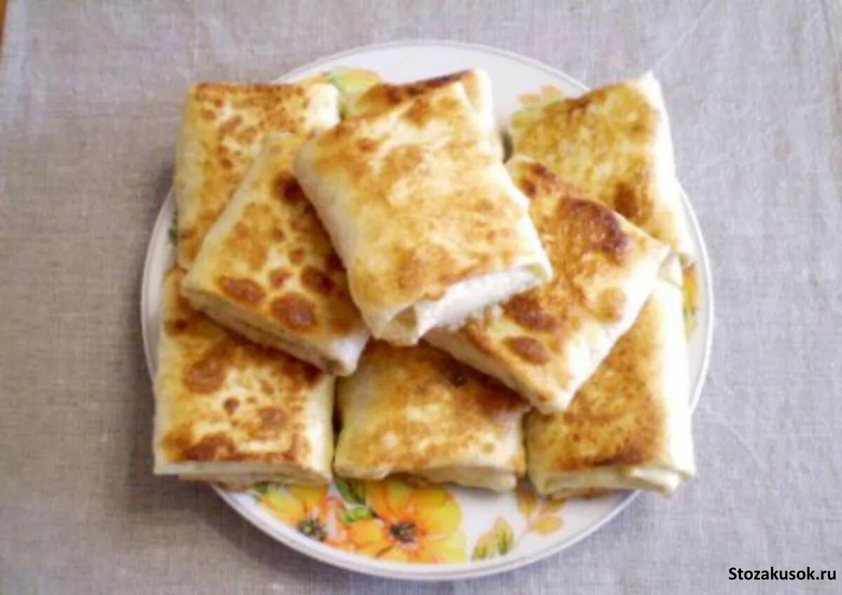 Трубочки из лаваша в духовке. Лаваш с. Кыстыбый из лаваша. Трубочки из лаваша. Лаваш с картофельным пюре.