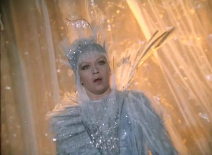 Алиса Фрейндлих тайна снежной королевы. Тайна снежной королевы 1986 Алиса Фрейндлих. Энн шайн снежная не твой ребенок