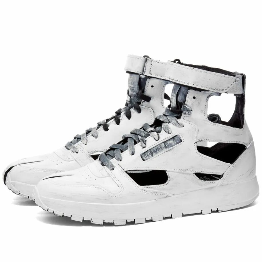 Reebok x maison margiela. Кроссовки таби reebok maison margiela. Maison margiela reebok tabi. Maison margiela tabi reebok. Таби кроссовки reebok.