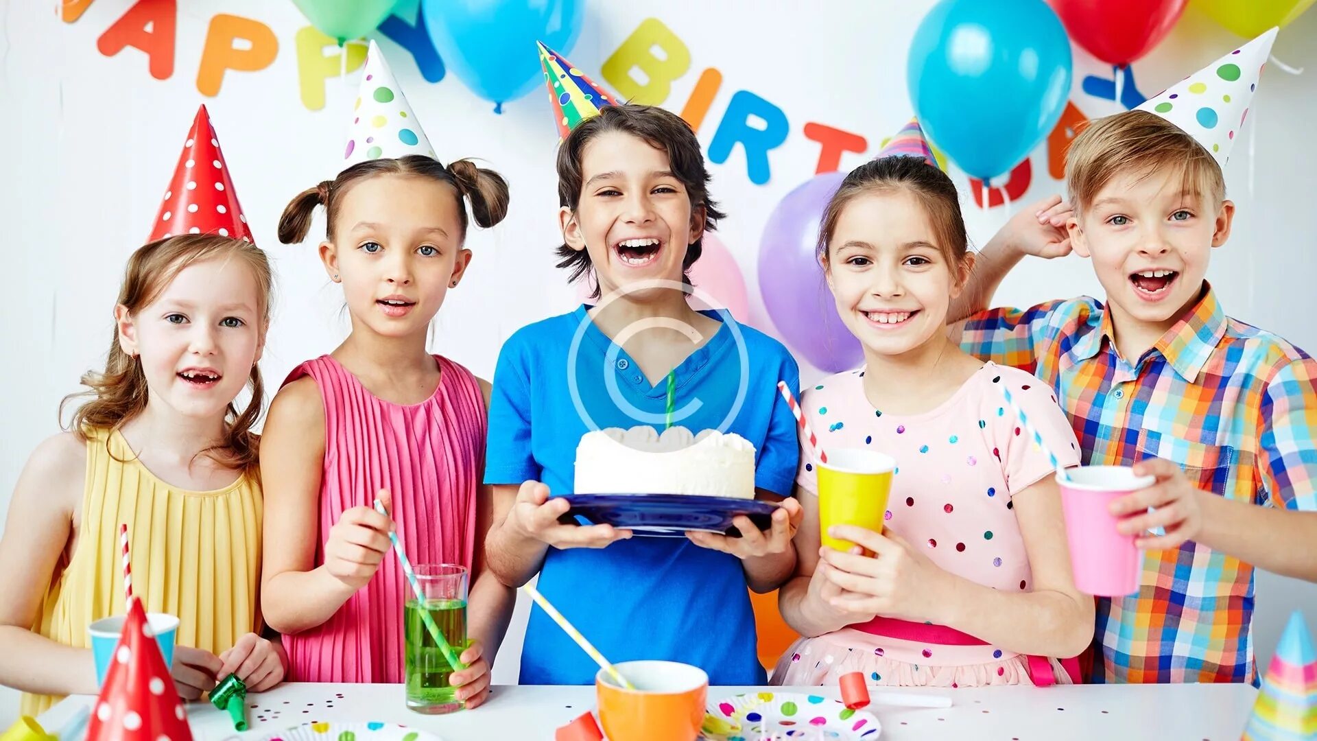 Make a party do a party. Детский день рождения. С днём рождения ребёнку. Празднование дня рождения ребенка. Торт на детский праздник.