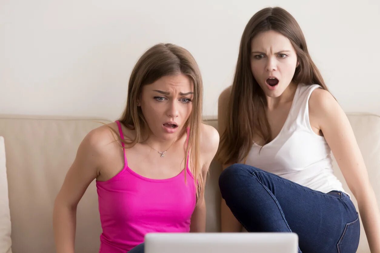 I was very surprised. Две шокированные девочки. ШОК teen. Girl small Surprised фото. Children Surprise girls игра.