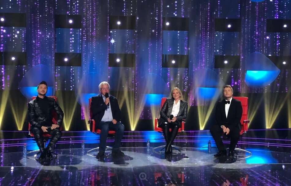 известные шоу на телевидении. прекрасное далеко хор ну ка все вместе. прекрасное далеко хор ну ка все вместе. скрин сцены ну ка все вместе. прекрасное далеко хор ну ка все вместе.