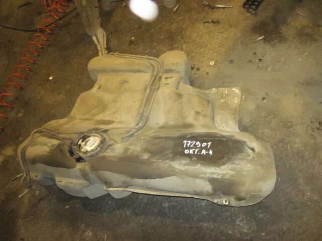 Топливные баки skoda. Топливный бак шкода октавия а7 1. Топливный бак шкода суперб 2018. Топливный бак шкода октавия а7 1. Бензобак octavia a7.