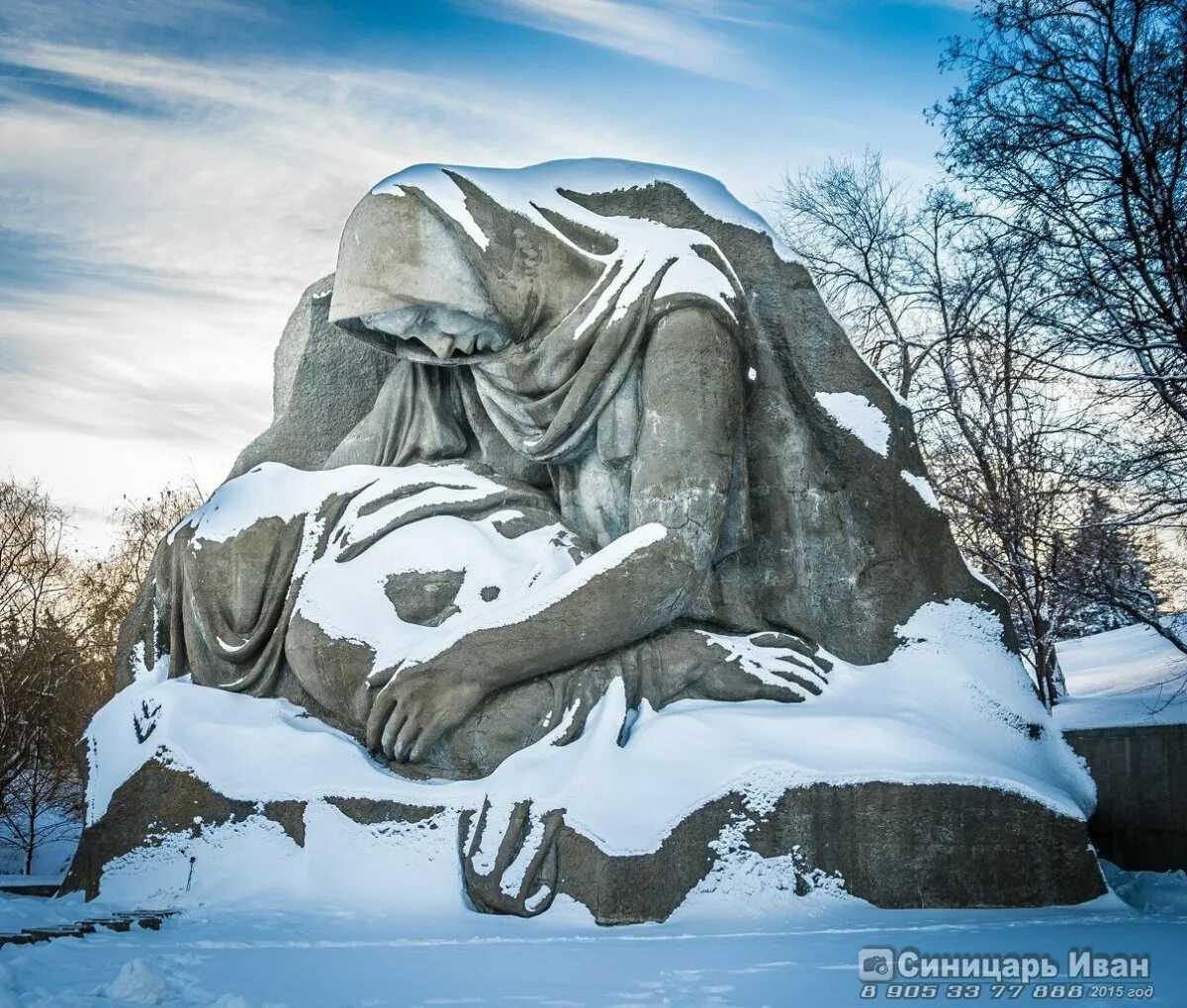 Памятники Мамаева Кургана скорбь матери. Памятники Мамаева Кургана зима. Мемориальный комплекс Мамаев Курган зимой. Мамаев Курган Волгоград зима. Памятник мать земля