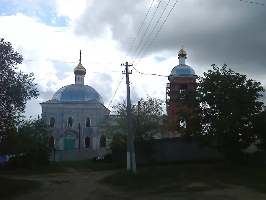 Дворец культуры базарный карабулак. Р п базарный карабулак. Р п базарный карабулак. Базарный карабулак саратов. Свято никольский храм базарный карабулак.