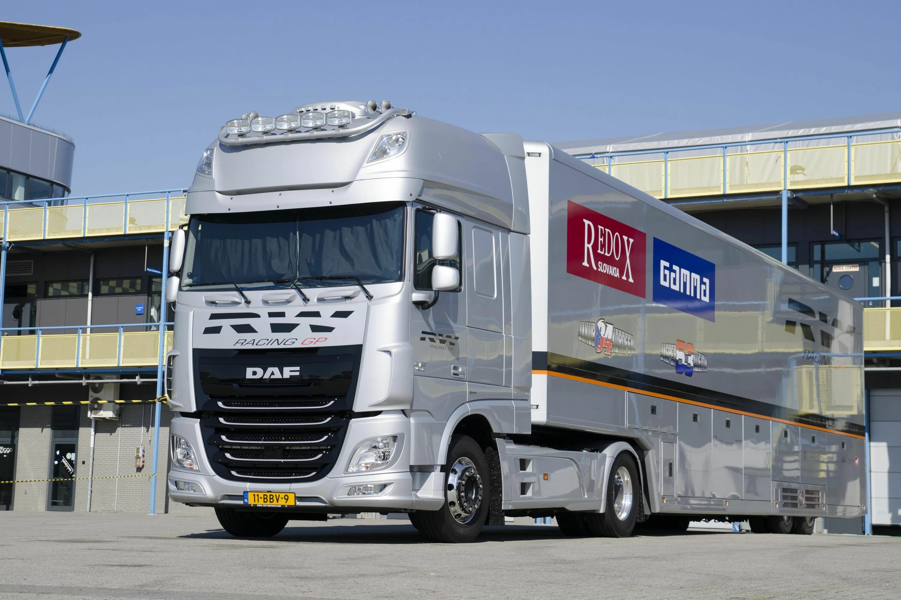 Грузовик страны производители. DAF XF 105. DAF xf105 super. Даф 105 капотный. DAF XF 105 super Space Cab.