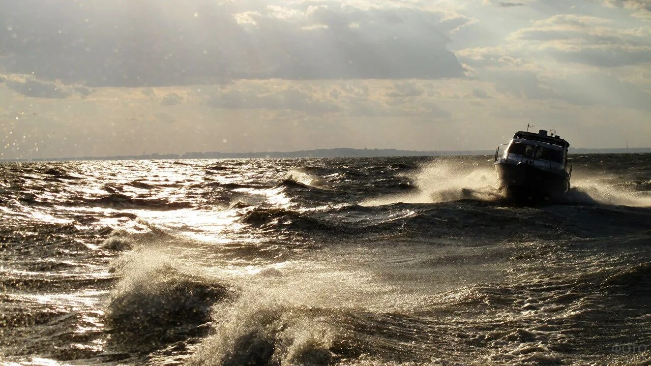 Ураган в таганроге 2014. Шторм в таганроге. Шторм в таганроге. Таганрогский залив. Таганрог 2014 потоп.