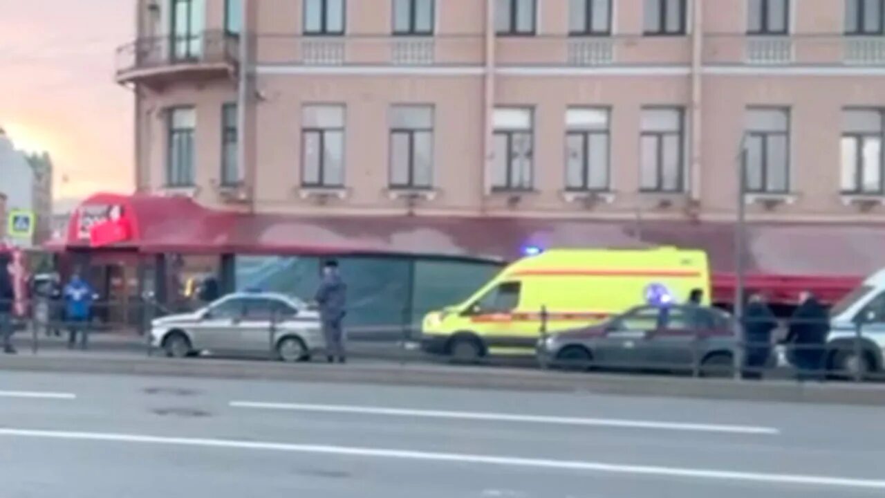 Число пострадавших при взрыве в кафе