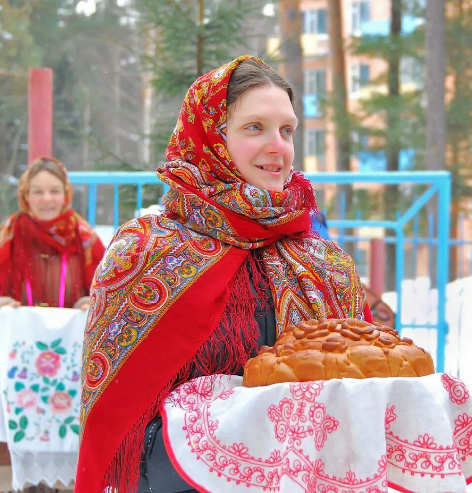 Встреча с хлебом и солью. Хлеб соль встреча гостей. Каравай русский народный. Встреча с караваем.