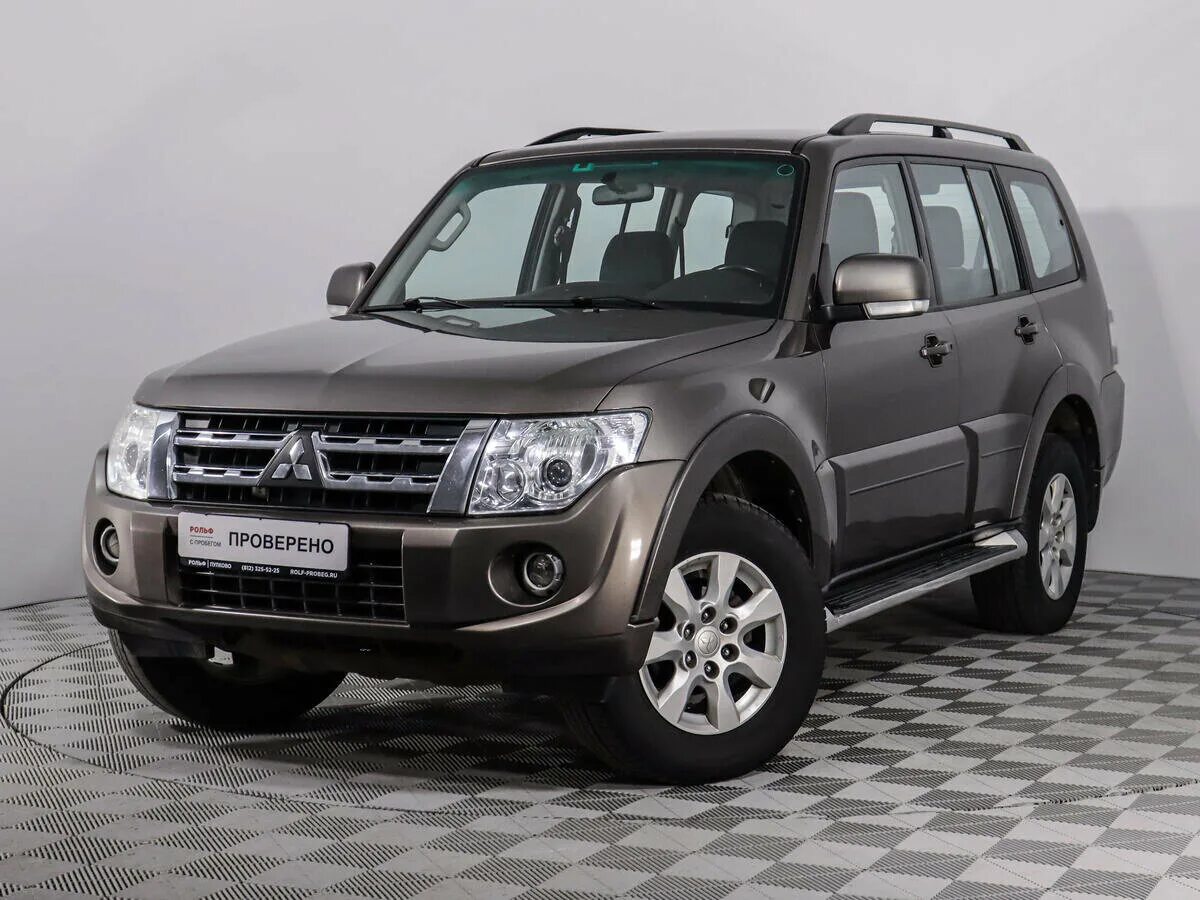 Mitsubishi pajero 2012. Митсубиси Паджеро 2012. Мицубиси Паджеро 4 Рестайлинг 1. Mitsubishi Pajero 2012 года. Мицубиси Паджеро 2012 коричневый.