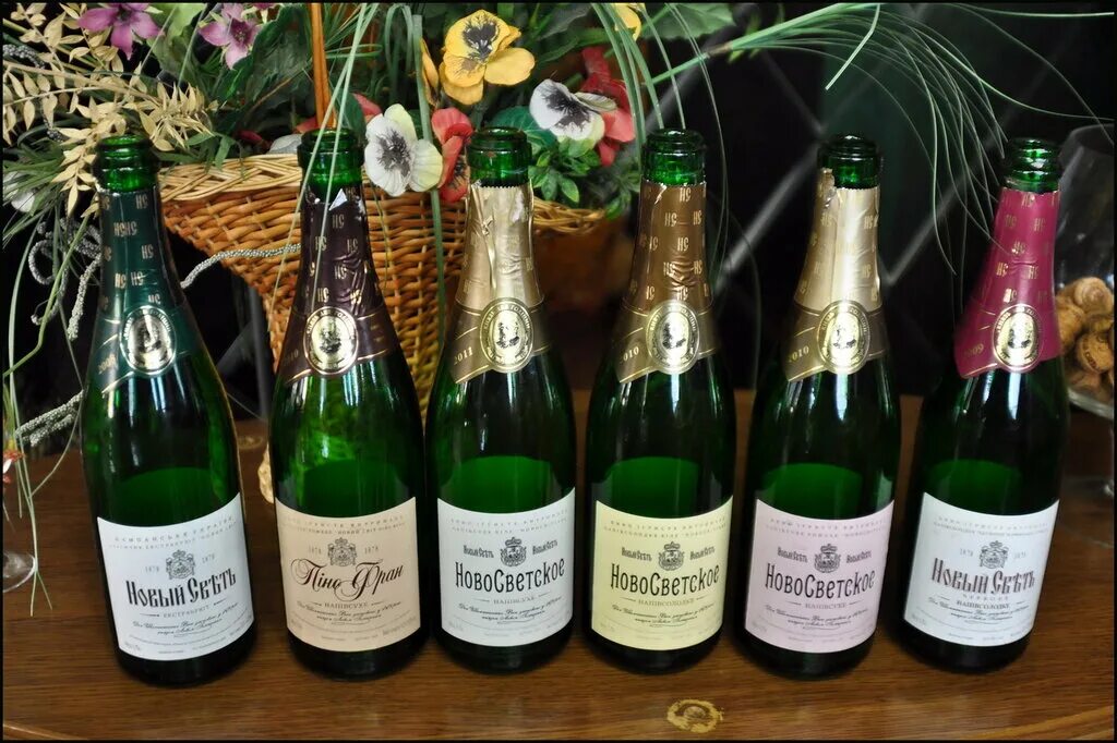 Завод шампанских вин новый свет. Шампанское крым завод новый свет. Завод шампанских вин новый. Завод голицына новый свет. Судак завод шампанских вин новый свет.