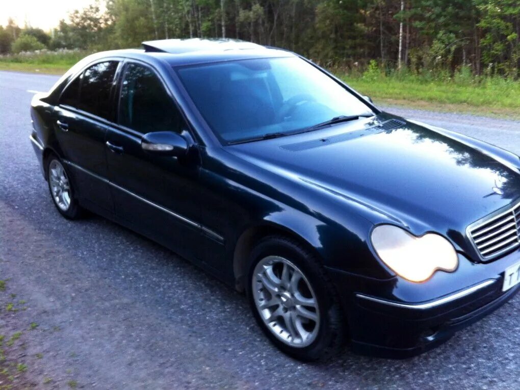 Mercedes-Benz w203 2002. Мерседес w203 2002. Мерседес c class 2002. Мерседес с200 w203.