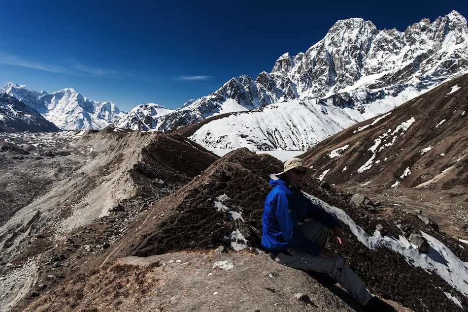 Перевал гезевцек северный приют. Через перевал 3. Через перевал 3. Перевал скалы непал. Аршан шумакский перевал.