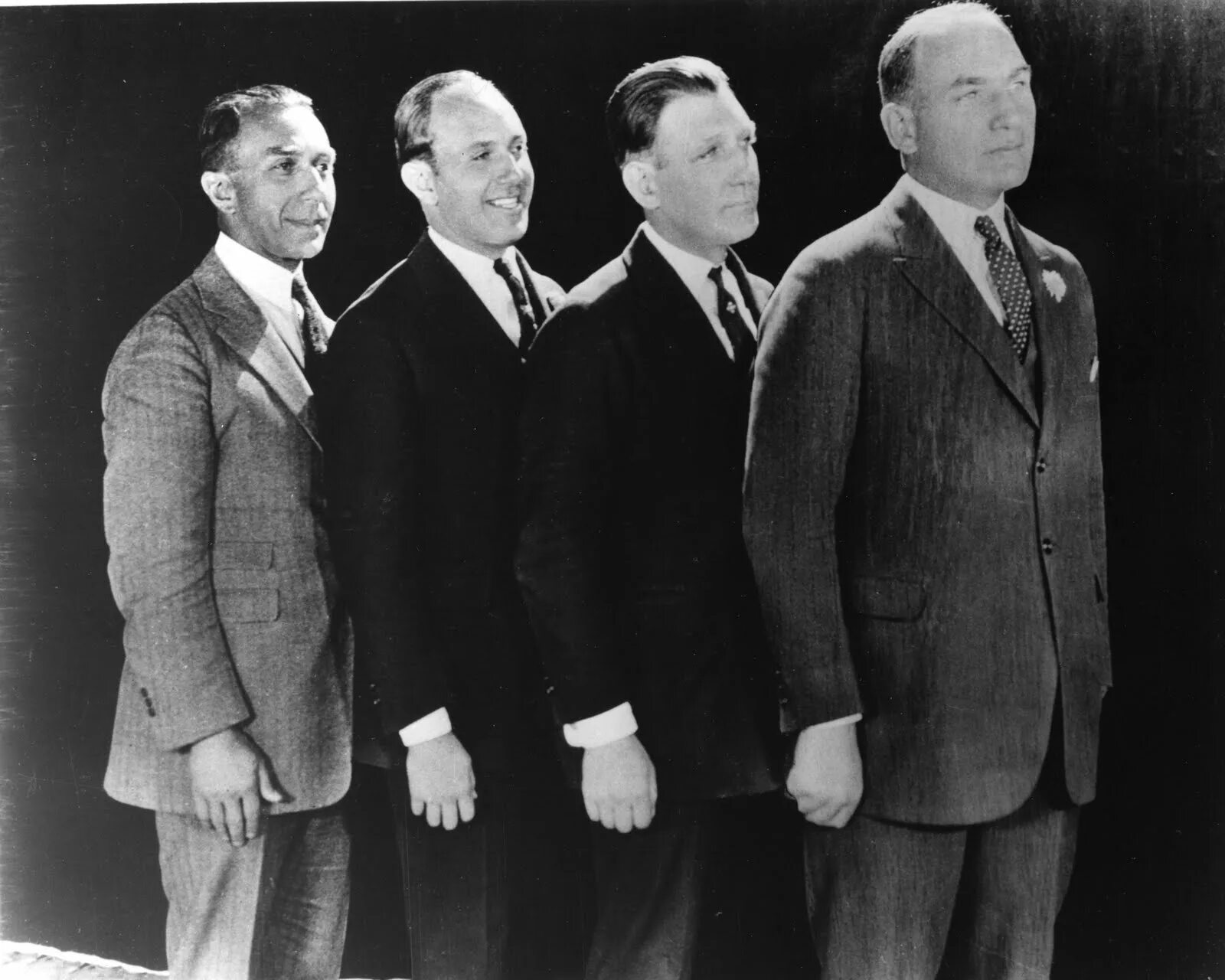 Гарри, сэм, алберт и джек уорнеры - "уорнер бразерс". Братья творцы. Николай васильевич верещагин вологодское масло. Братья творцы. А.