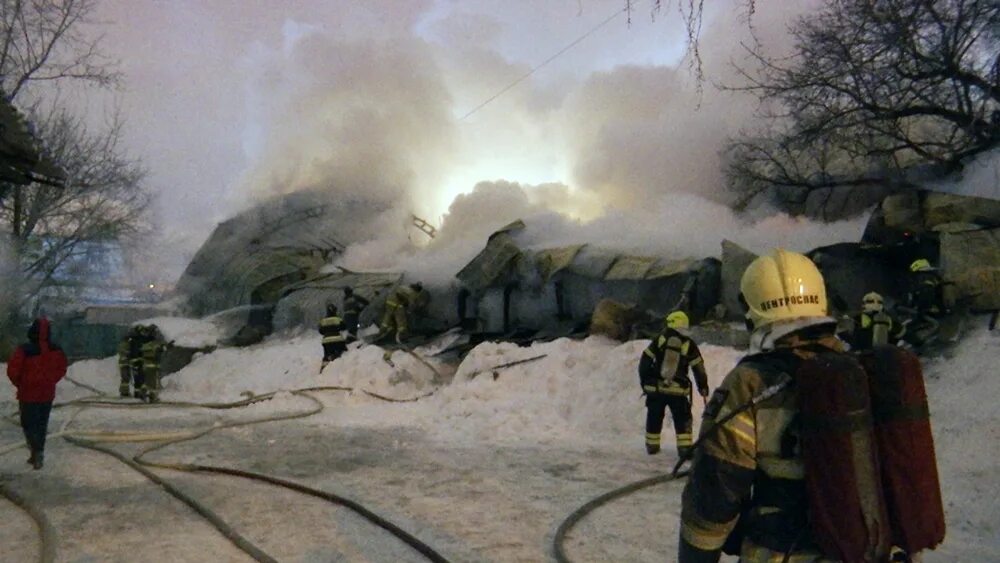 Пожар на Даниловской набережной. Сгорел ангар в Знаменске. Сгорел ангар в Звенигороде. Сгорел ангар у Герасëва. Сгорел ангар