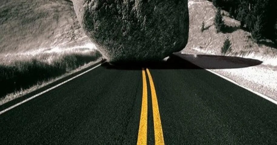 Солнечная тропинка в лесу. Закрытая дорога. Our paths. Фото с окна поезда закат лето. Our paths.