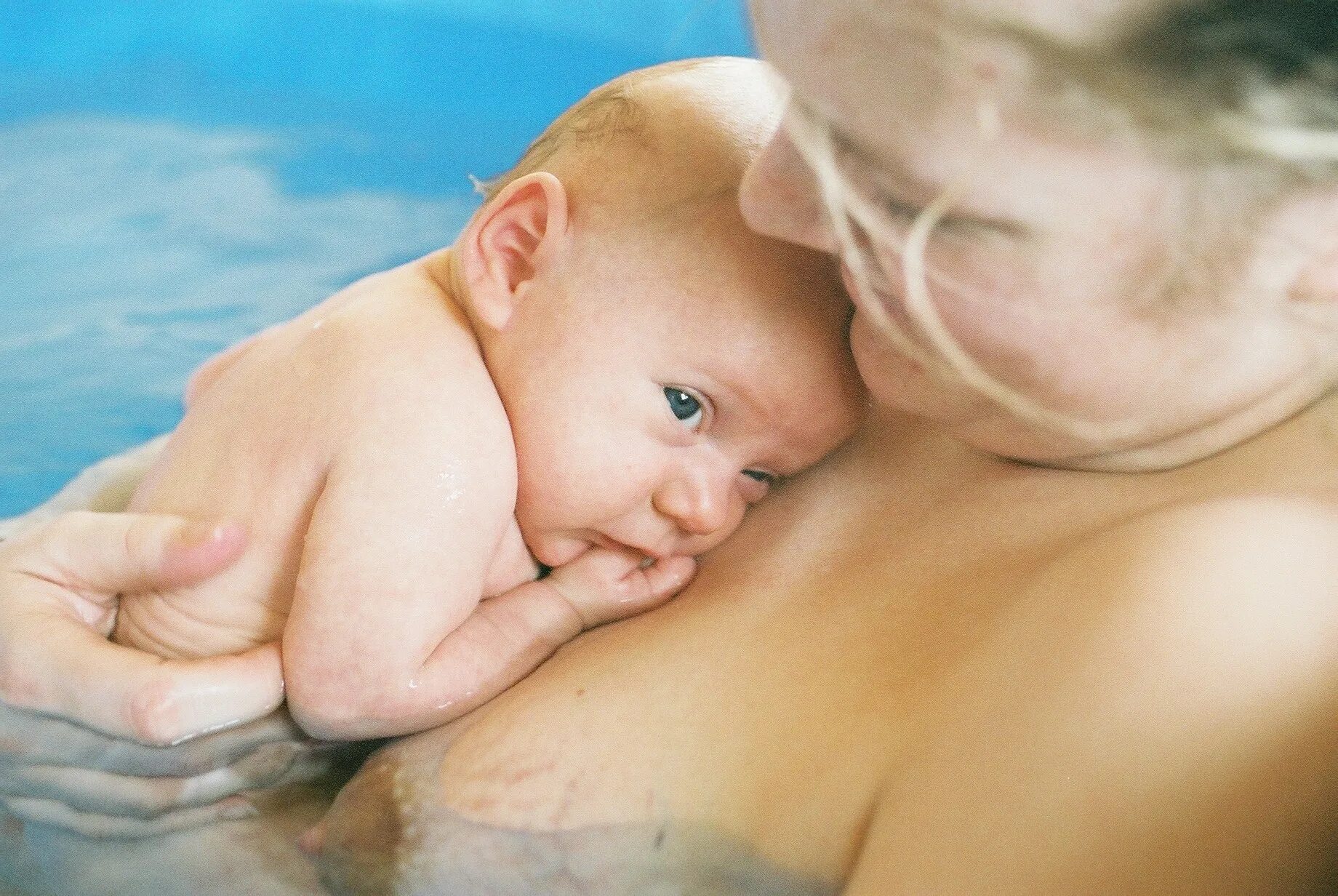 Роды под водой. Рождение ребенка в ванной.