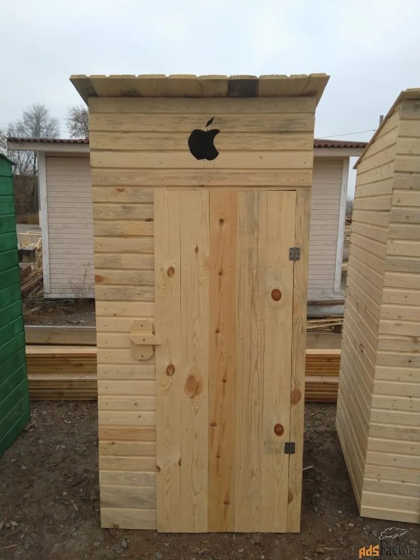 Деревянный туалет купить дешево. Дачный туалет 1мх1м. Туалет дачный деревянный. Туалет деревянный для дачи. Туалет уличный деревянный.
