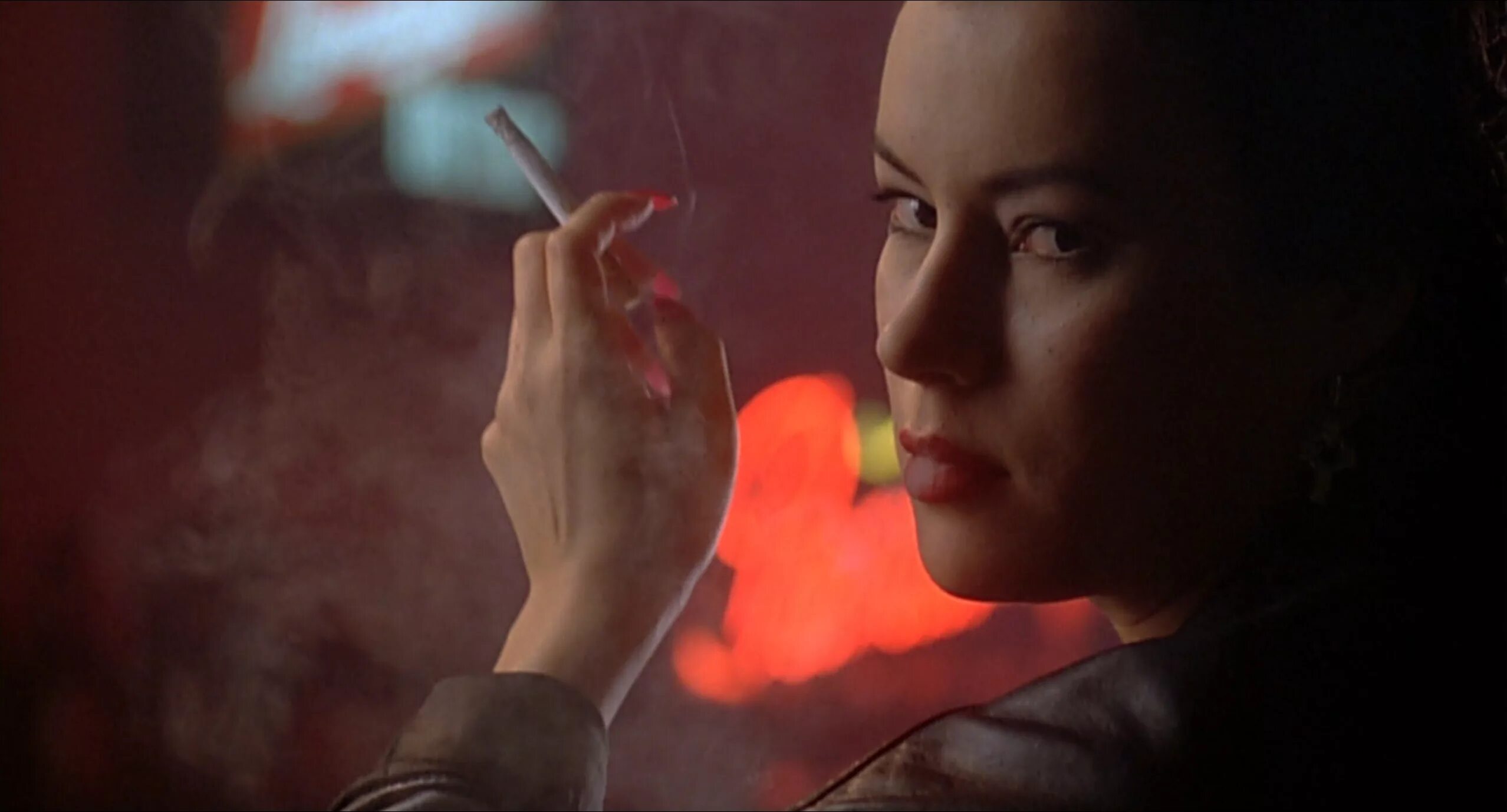 Алисса милано объятие вампира. Вампир милано. Алисса милано объятие вампира. Алисса милано 1995 фильм. Алисса милано объятие вампира.