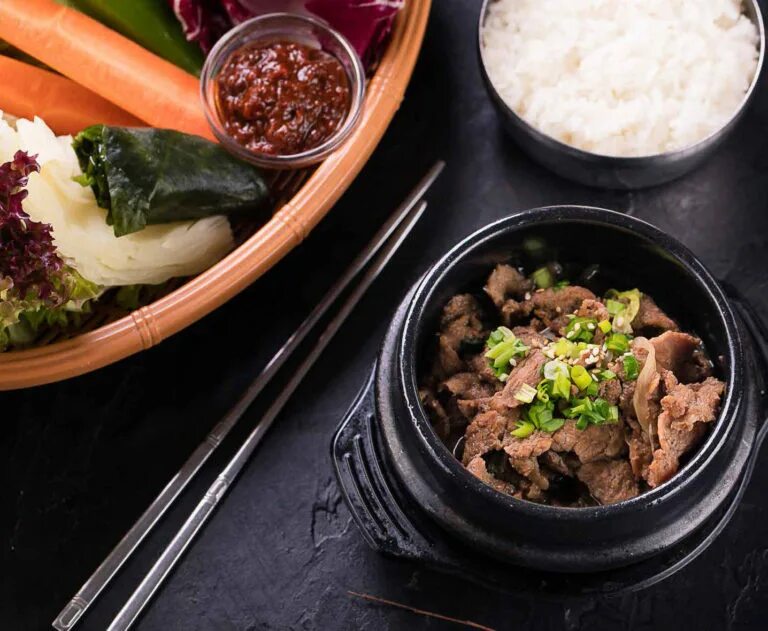 Куксу рамен. Корейский холодный суп кукси. Корейский суп кукси. Кукси рамен. Куксу рамен ростов-на-дону.