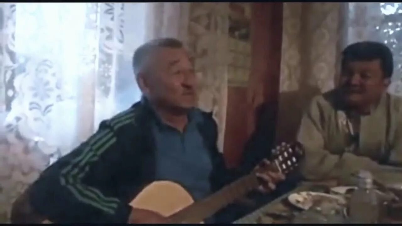 Классно спел под гитару. Уральские пельмени мужхитеры 2. Песня мужчине видеоролик. Песня парень в кепке и зуб золотой. Песня мужчине видеоролик.