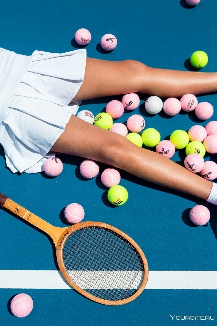 Уроки игры тенниса. Большой теннис. Спорт теннис. Теннисистка Эстетика. Спорт с ракетками.