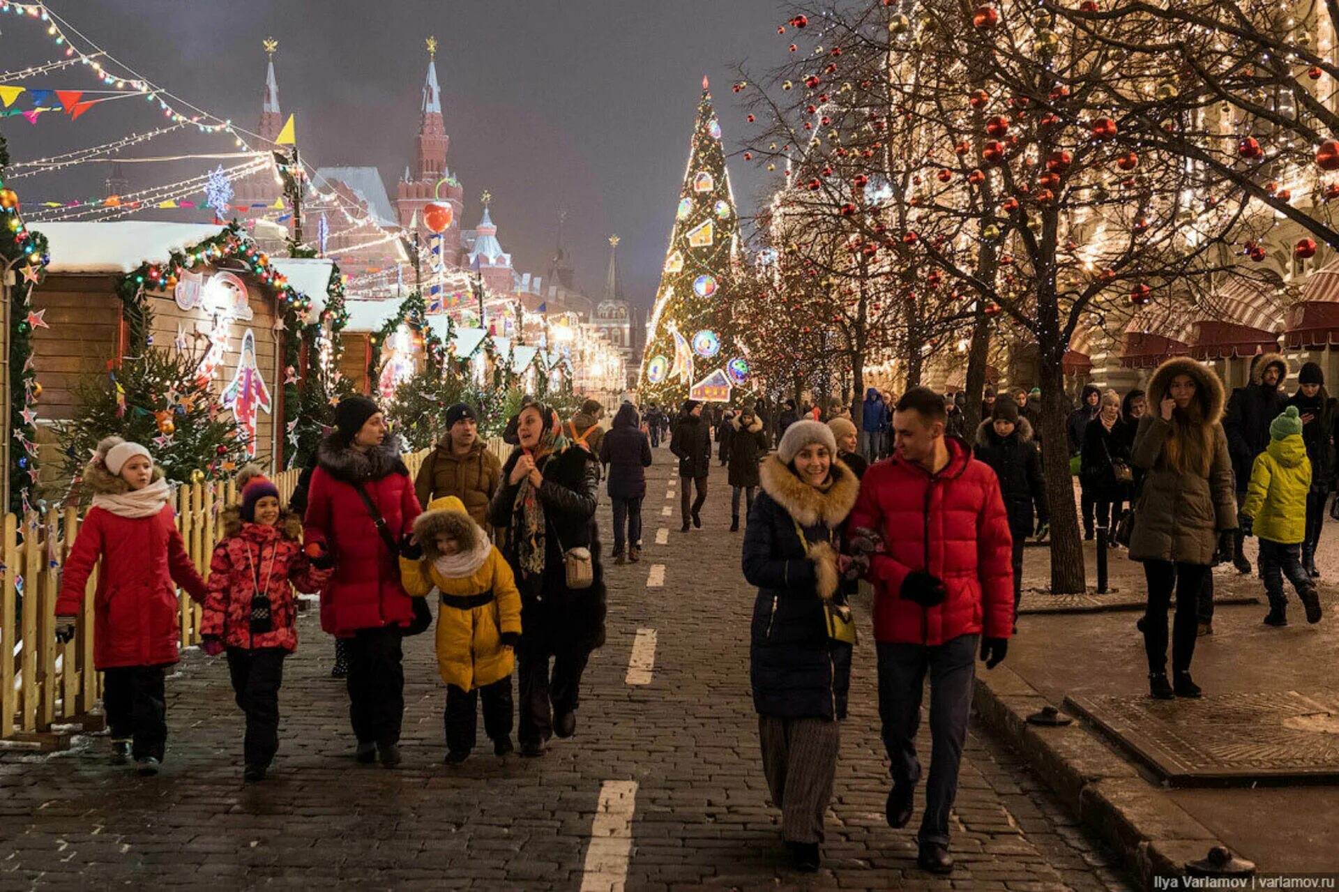 Рождество улица. Новогодняя Москва. Празднование нового года. Новогодние гуляния в Москве.