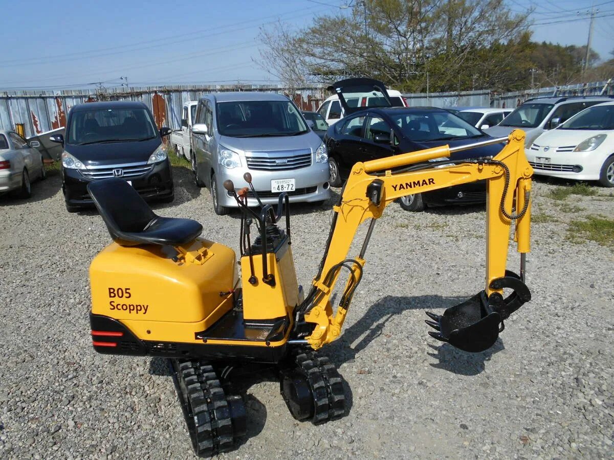 Мини экскаватор янмар. Yanmar b05. Экскаватор Yanmar. Экскаватор Yanmar b3σ.