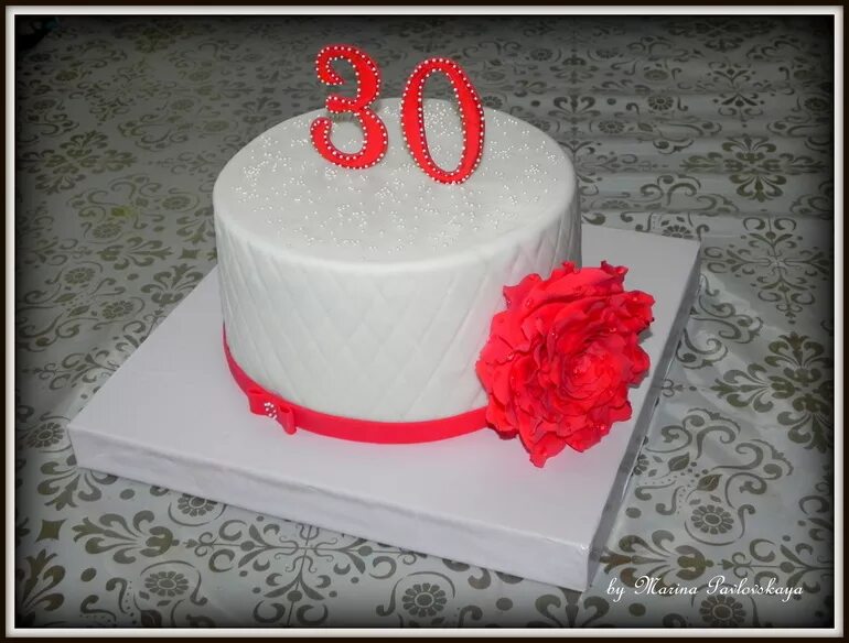 Тортик на 30 лет девушке. Красивый торт на 30 лет. Тортики на день рождения женщине 30 лет. Торт на юбилей женщине 30 лет.