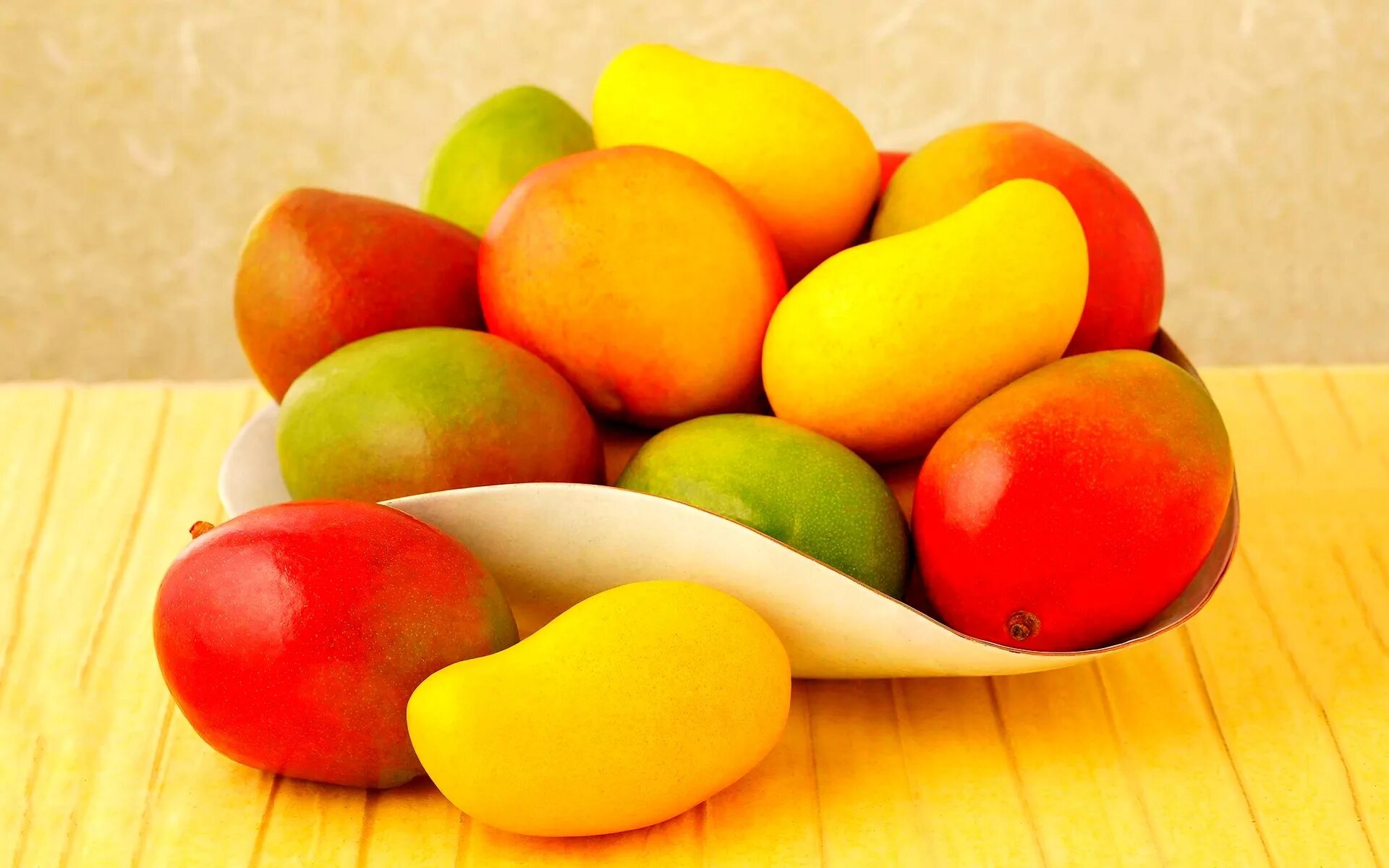 Манго польза фрукта. Плод манго. Манго Юлима сорт. Манго сорт Лангра. Манго сорт Альфонсо.
