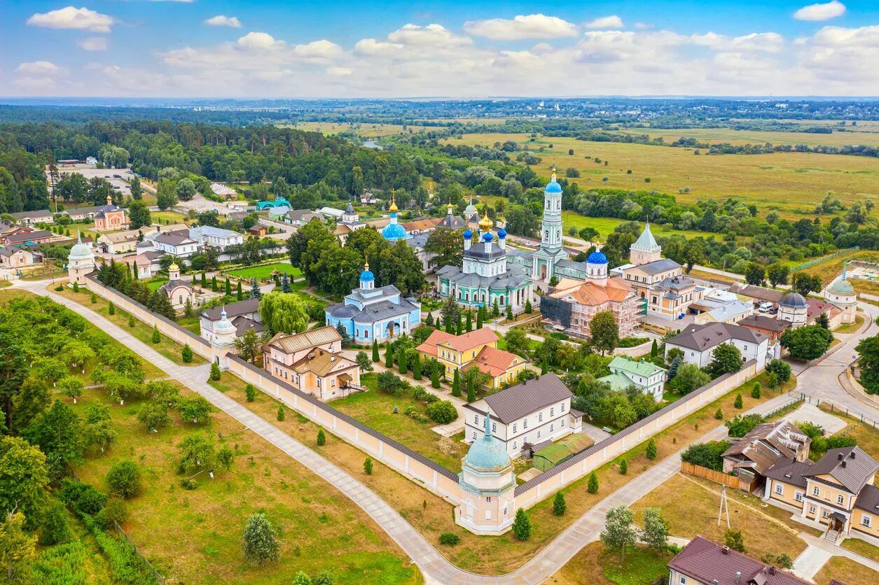 Оптина пустынь козельск. Калуга монастырь оптина пустынь. Оптина пустынь монастырь. Введенский ставропигиальный мужской монастырь оптина пустынь. Г козельск монастырь оптина пустынь.