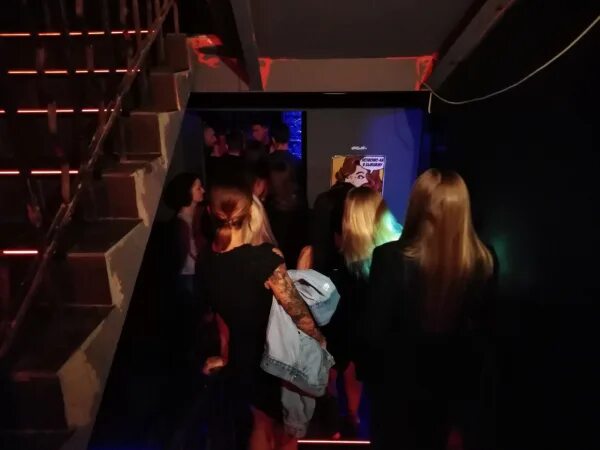 Промщица это. Максим игоревич паромщица. Девушка лиза пикап. Промщицы москва. Промщица это.