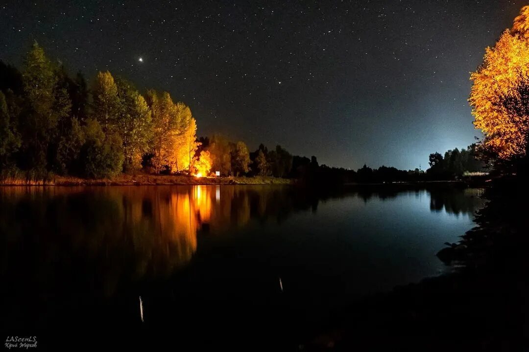 Ночь реки вышли. Река Тулва Пермский край. Фото ночь у реки без звезд. Пазлы ночная река. Ночная река фото со вспышкой.