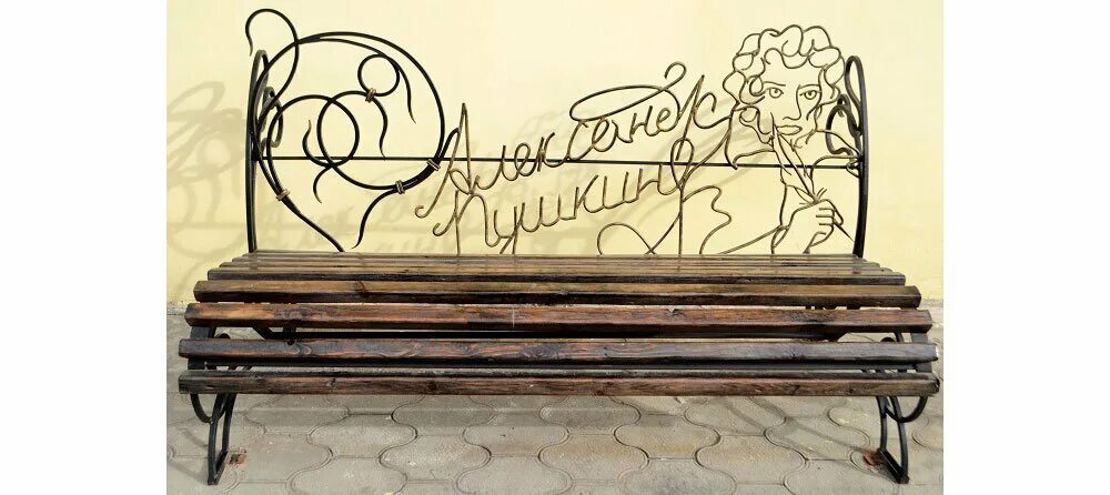 8043. Скамейка блогеров в нижнем новгороде. Литературные арт объекты. Необычные скамейки. Скамейка арт.