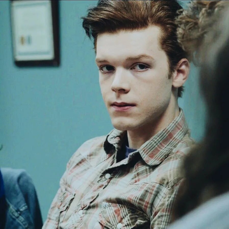 Йен г. Йен галлагер. кэмерон монахэн йен галлагер. shameless йен галлагер. кэмерон монахэн бесстыжие.