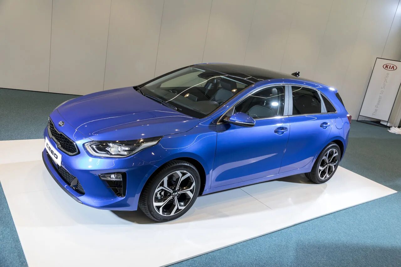 Новый сид цена. Kia Ceed 2019. Kia Ceed 3. Kia Ceed 2019 синий. Кия СИД 2018.