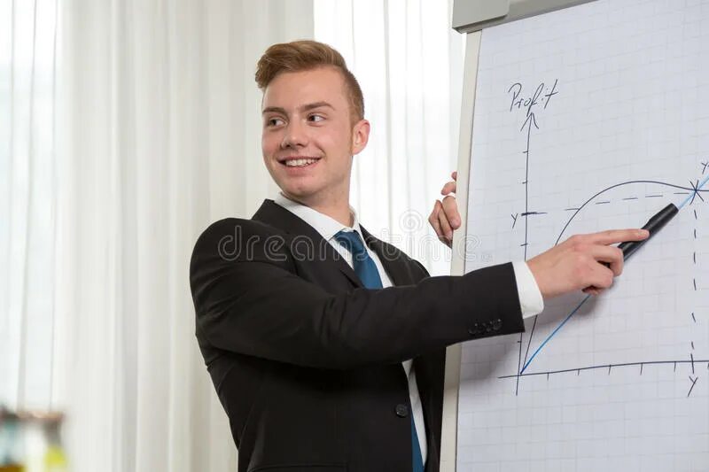 Девушка дарит подарок мужчине. Given men. Парни дают пять. Муж выбирает подарок. Young man offering something.