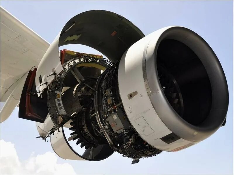 Двигатели iae v2500-a5. Двигатели летательных аппаратов. Двигатель летательного аппарата. Музей московского авиационного института двигатели. Двигатели international aero engines v2500.