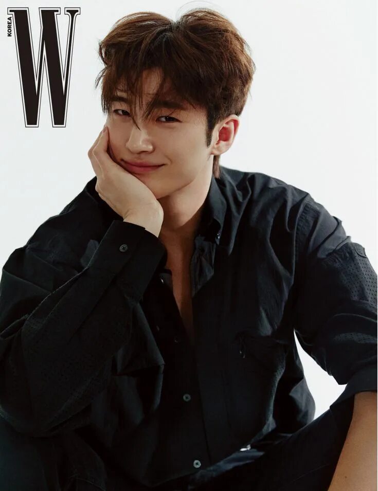 Byeon woo seok. Пён у-сок девушка 20 века. 변우석 woo seok byeon. Byeon woo-seok торс. Мандонг сеок актер.