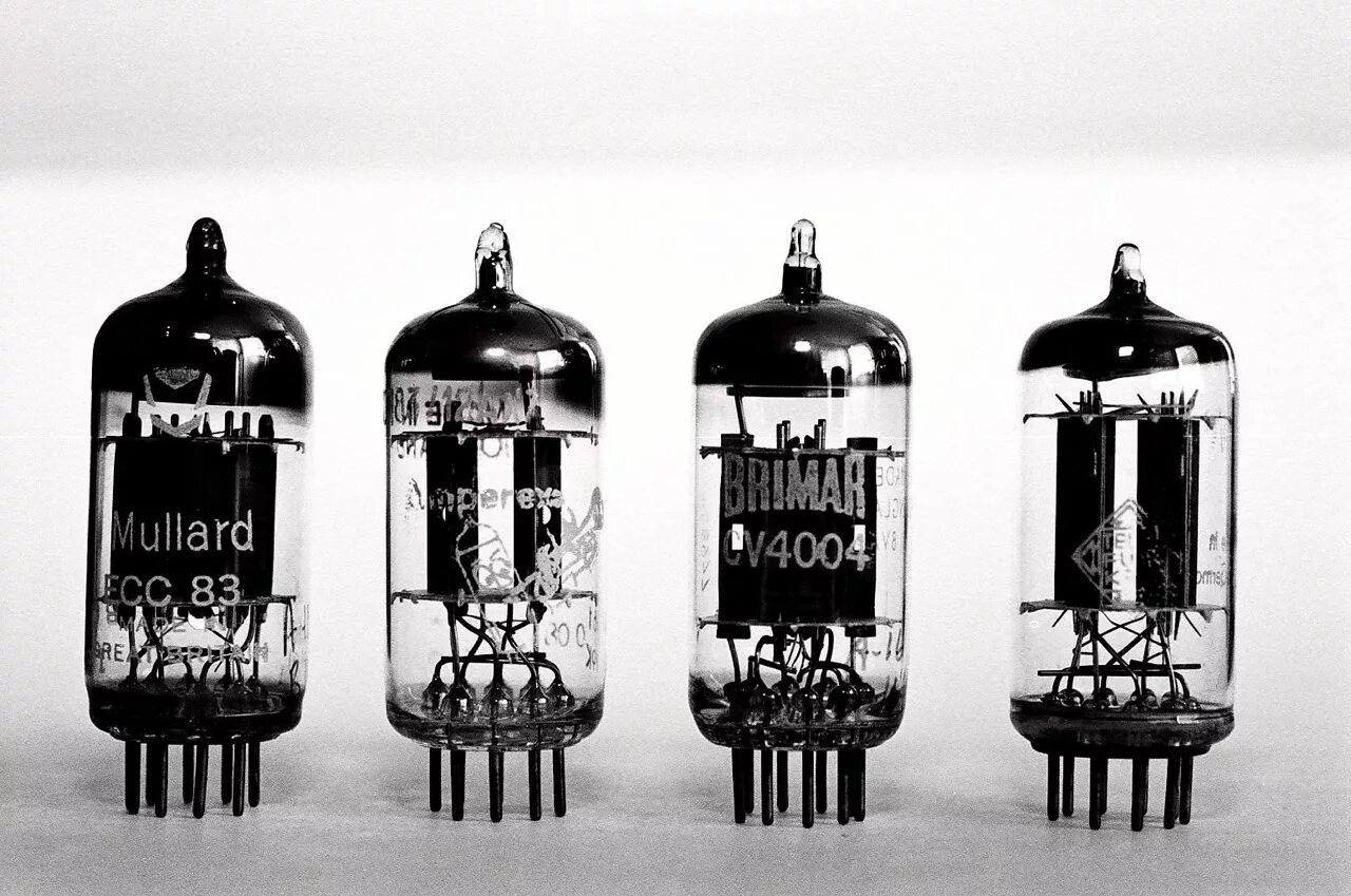 Радиолампы ecc83 Tungsram. Электронная лампа Mullard 6v6. Электронно-вакуумные лампы поколение ЭВМ. Brimar 12ax7. Электронные лампы эвм