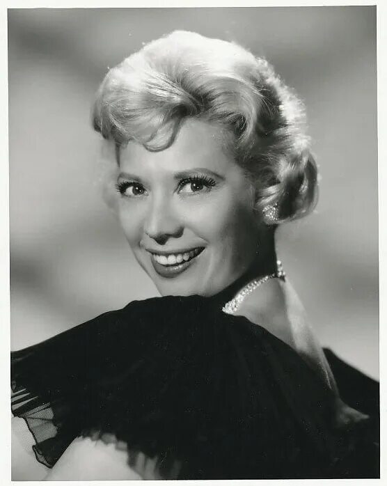Дайана шор. Дайана шор. Вика шор. Martha tilton. Dinah shore.