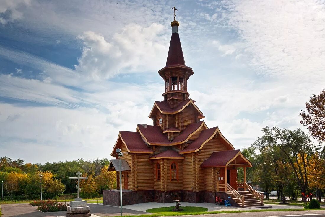 православные храмы саратова. храм в его честь. храм иконы богородицы "целительница" (ростов-на-дону). памятник сергию радонежскому дзержинск. храм в его честь.