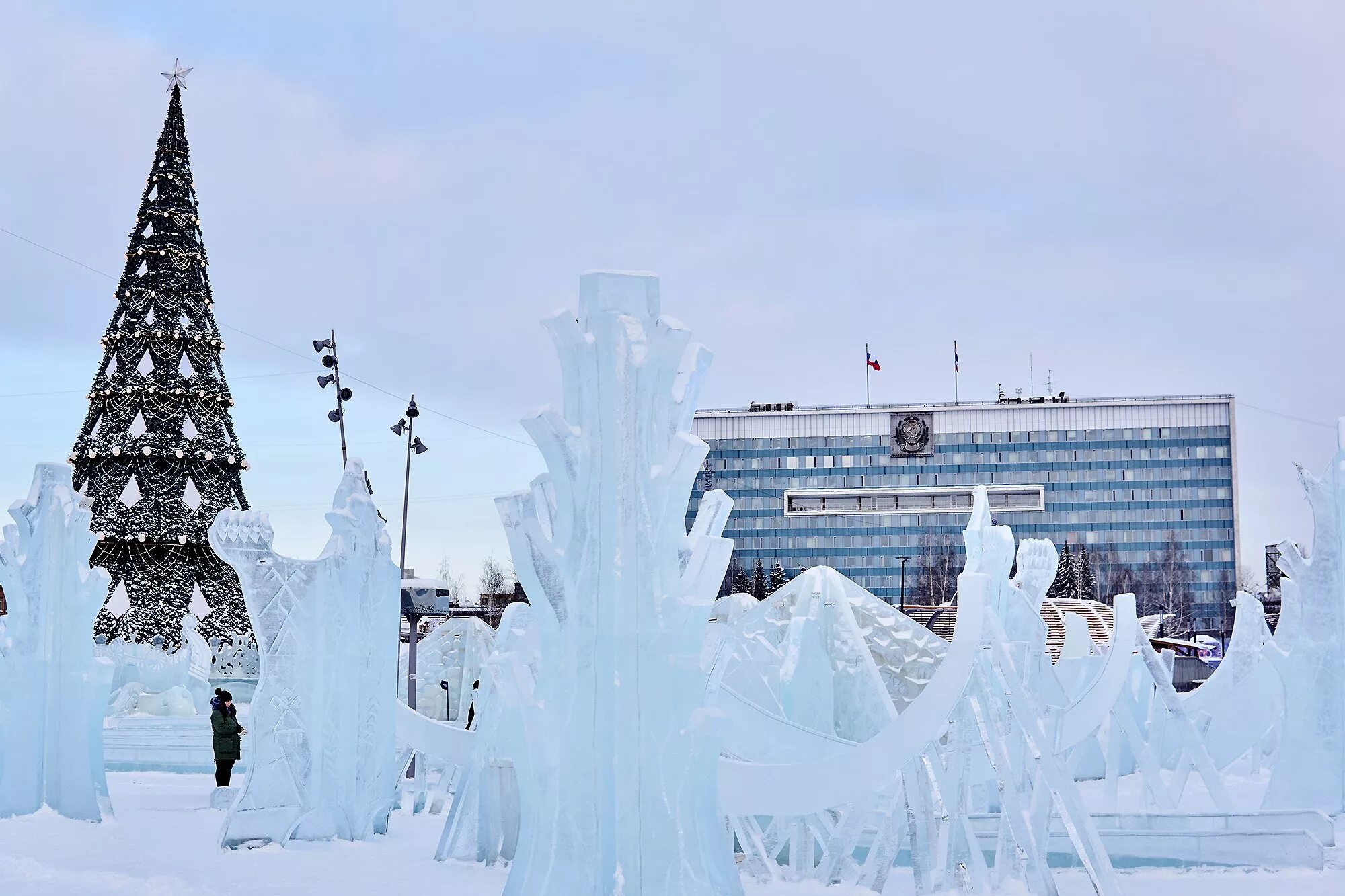 Работа ледового городка в перми. Горки в перми ледяные на эспланаде. Ледовый городок в перми на эспланаде. Работа ледового городка в перми. Работа ледового городка в перми.