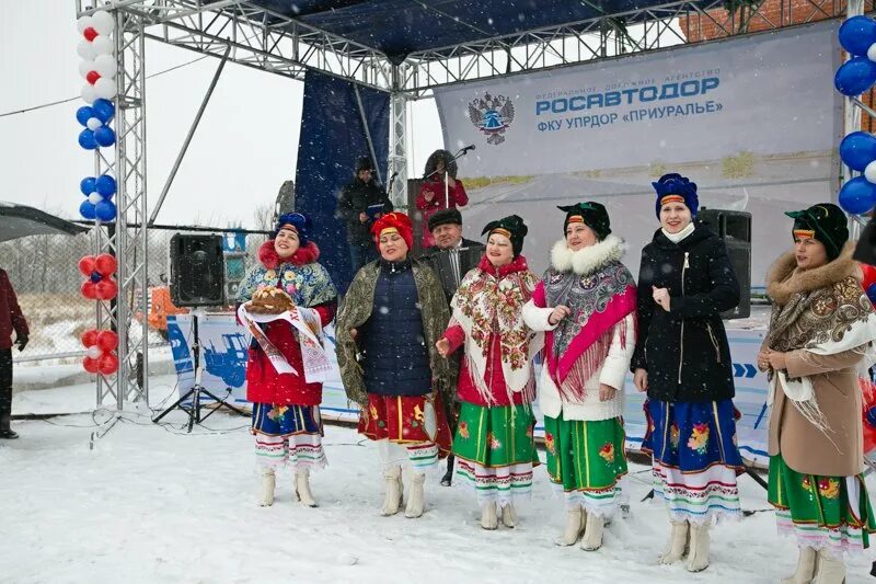 Новости акбулака оренбургской области. Акбулак Оренбургская область день России. П. Акбулак. Трасса Акбулак Сагарчин. Акбулак Оренбургская область день независимости России.